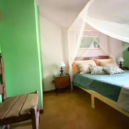 Luna Dei Carlini * Mombarcaro