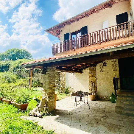 Luna Dei Carlini - Casa Rossa Apartman Mombarcaro